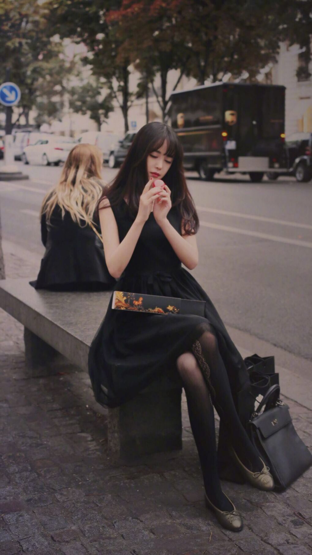 开云中国大陆-_夜色彩跑：在灯光中点亮运动热情_，色彩夜景